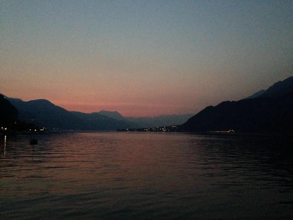 L For Lake Mandello del Lario Exterior photo